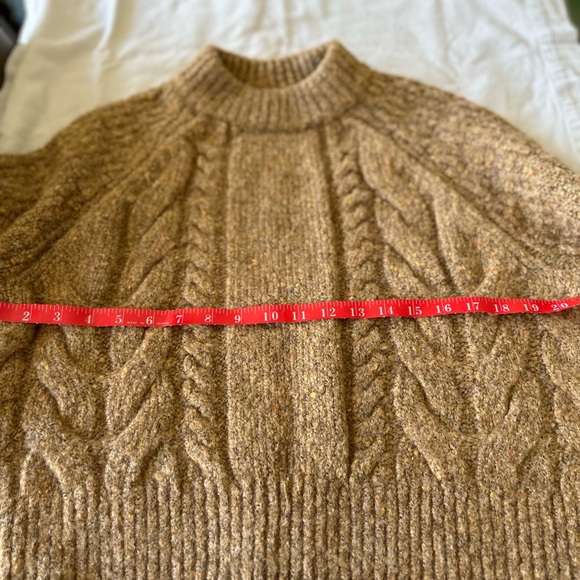 Universal thread sweater - Picture 3 of 9